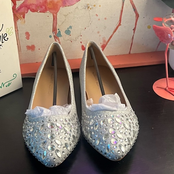 Lauren Lorraine Glittering Silver Flats with Rhinestones - Picture 1 of 5